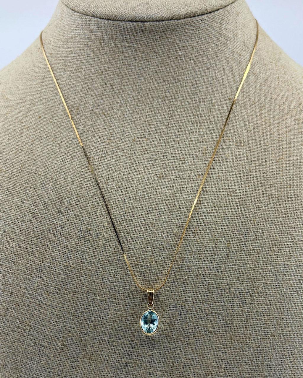 14KT 2.1ct Natural Topaz with 10KT Snail Chain Necklace