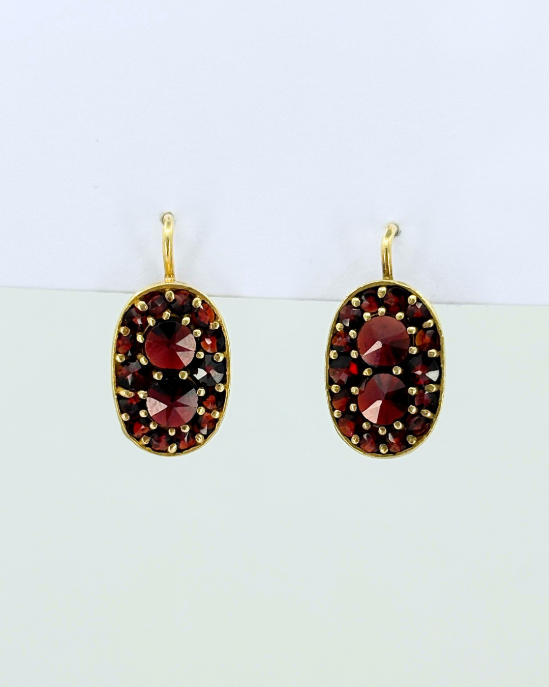 Boucles d'oreilles pendantes en grenat de Bohême tchèque