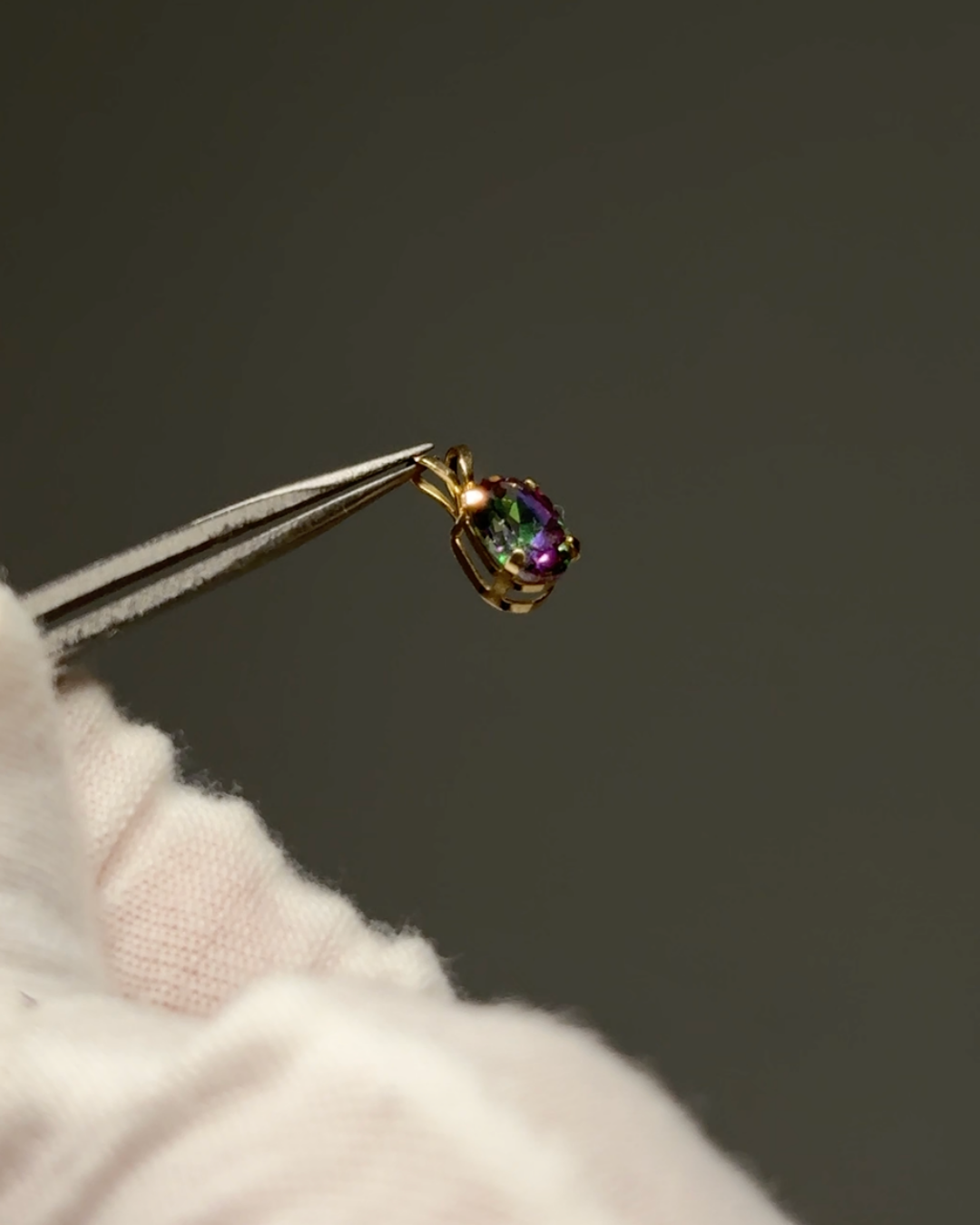 Estate 14KT 1.3ct Mystic Topaz Pendant