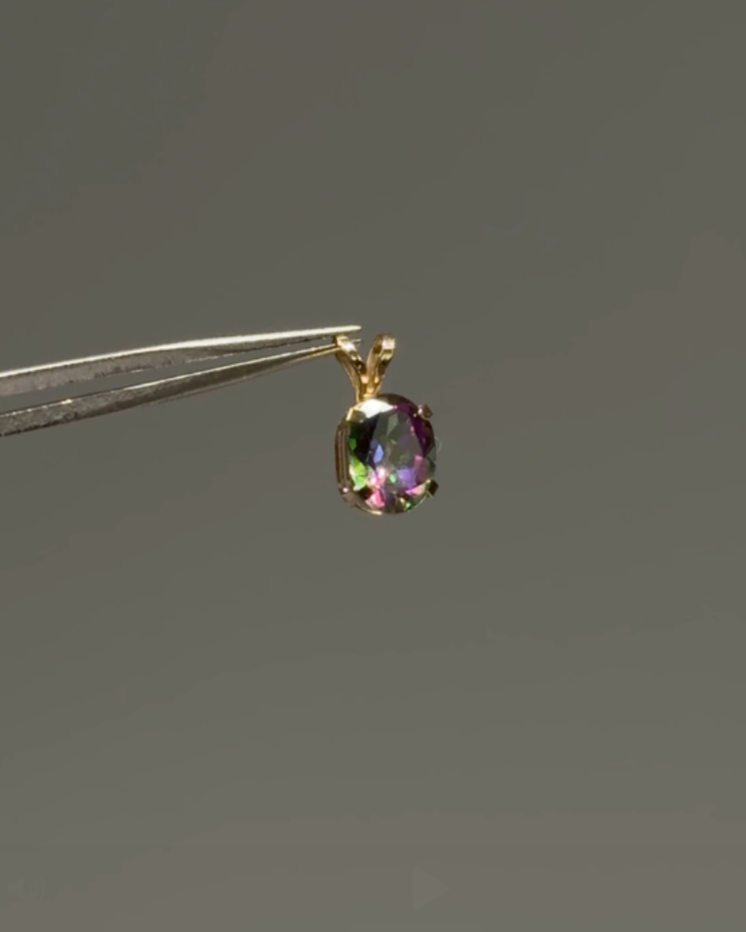 Estate 14KT 1.3ct Mystic Topaz Pendant
