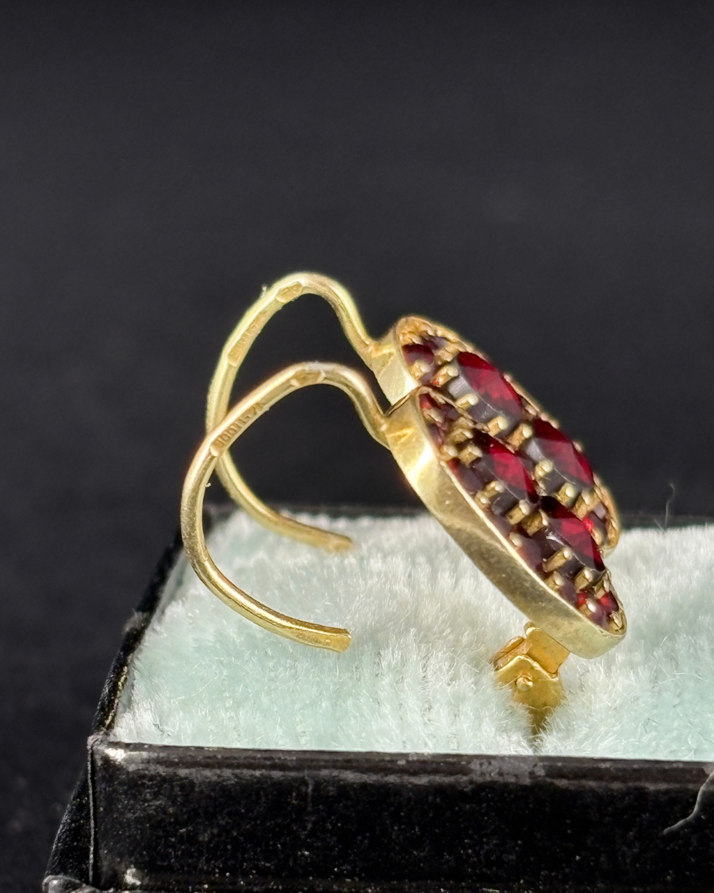 Boucles d'oreilles pendantes en grenat de Bohême tchèque