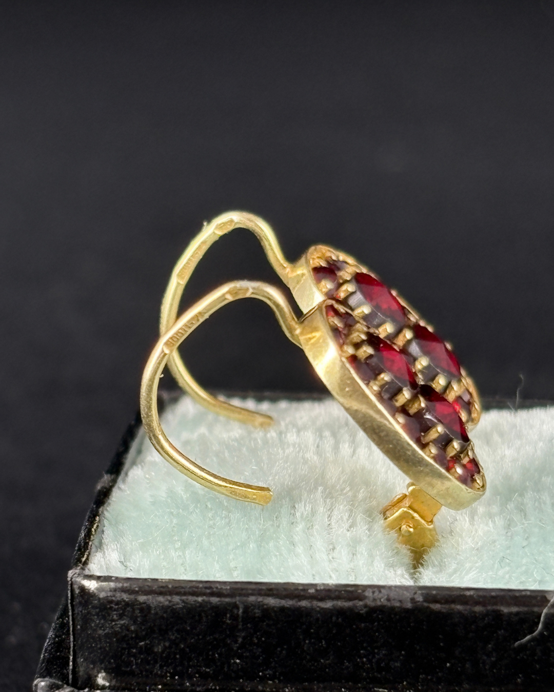 Boucles d'oreilles pendantes en grenat de Bohême tchèque