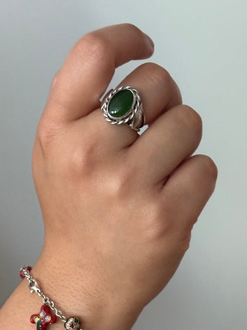 Bague en calcédoine argentée