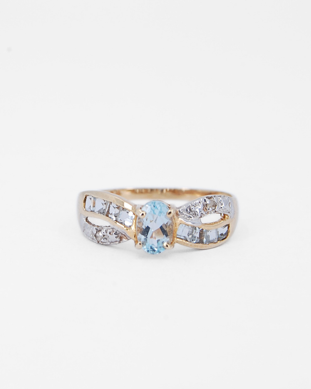 10KT Two-tone Aquamarine & Diamond Ring