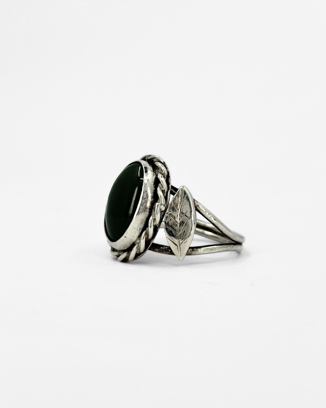 Bague en calcédoine argentée