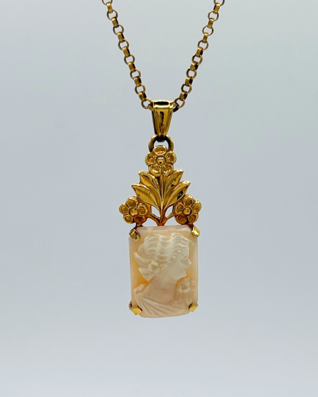 'Adorna' Gold Filled 7.8ct Cameo Necklace