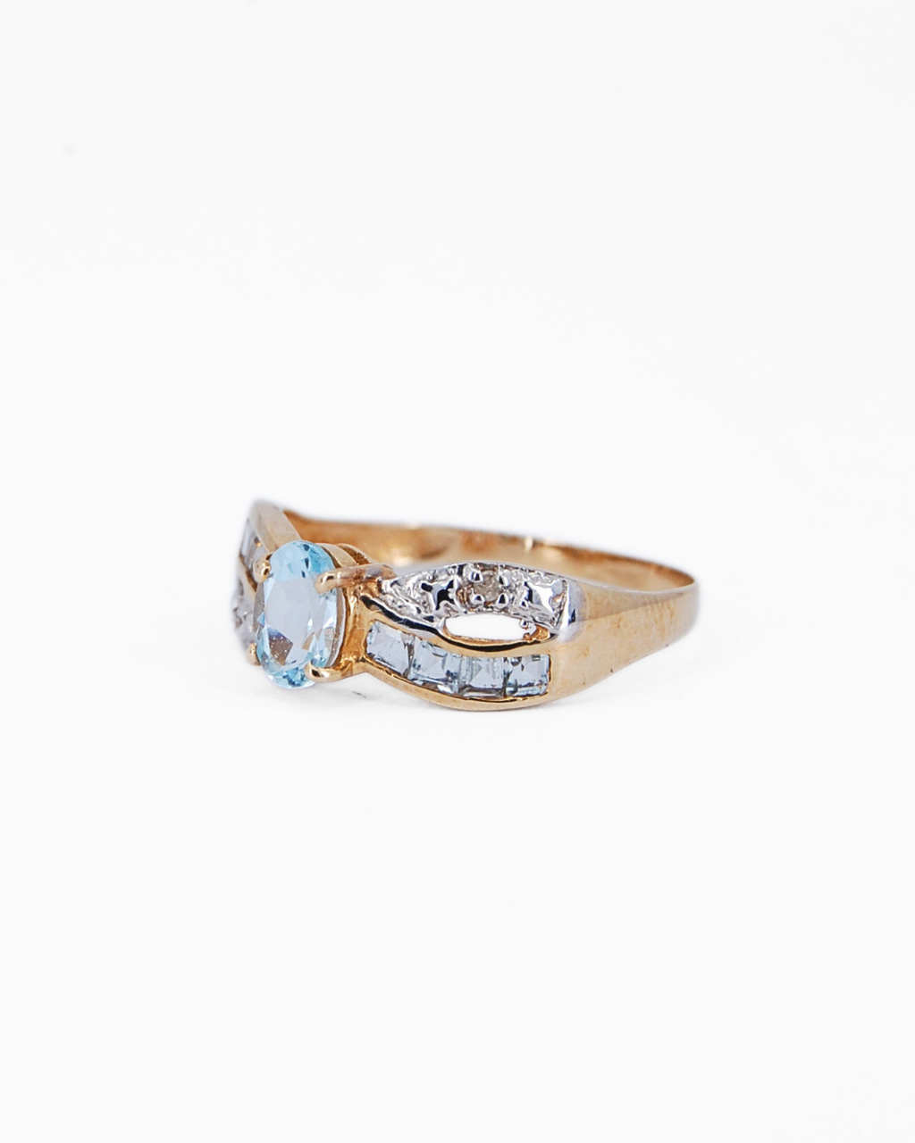 10KT Two-tone Aquamarine & Diamond Ring