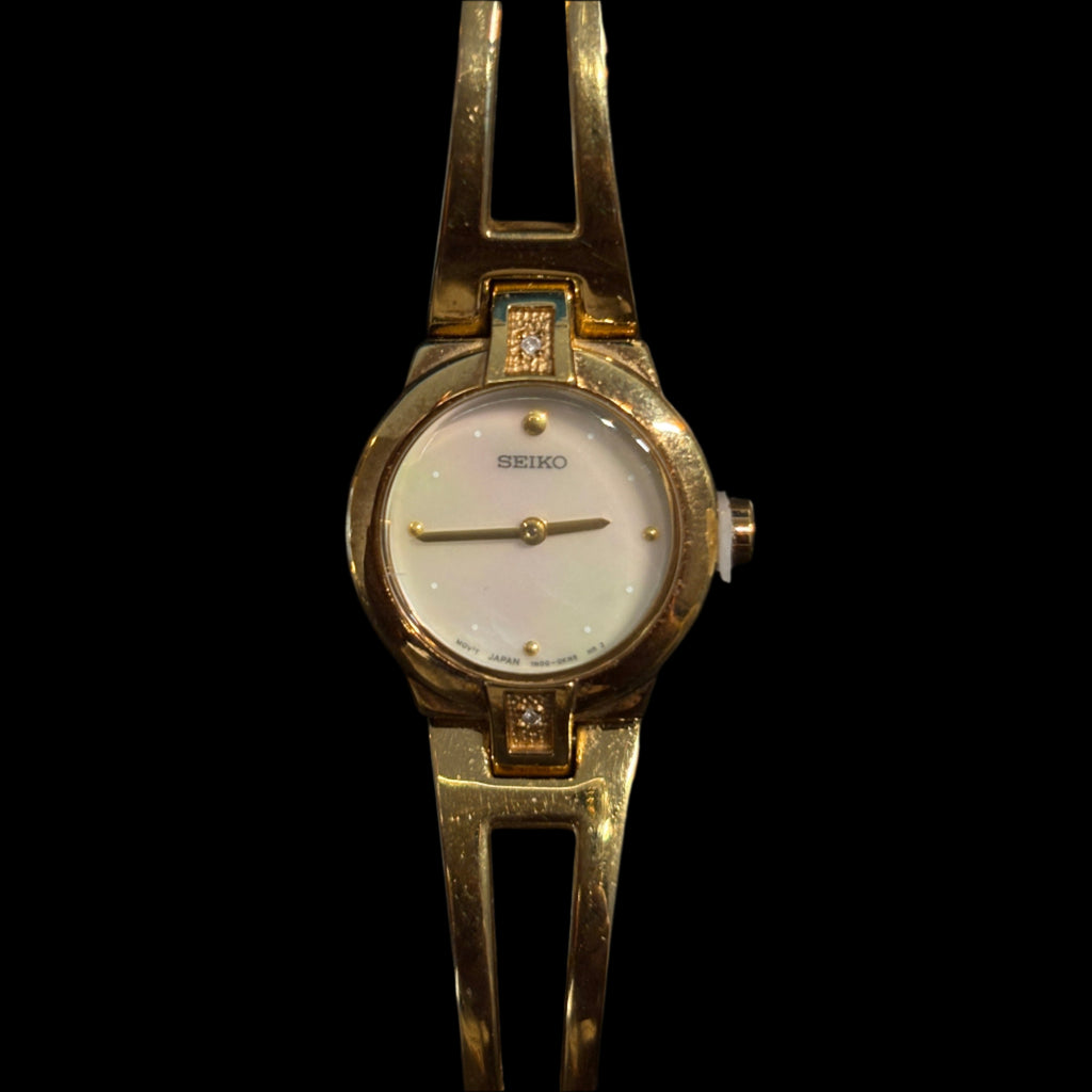 Montre cocktail Seiko en nacre et diamants