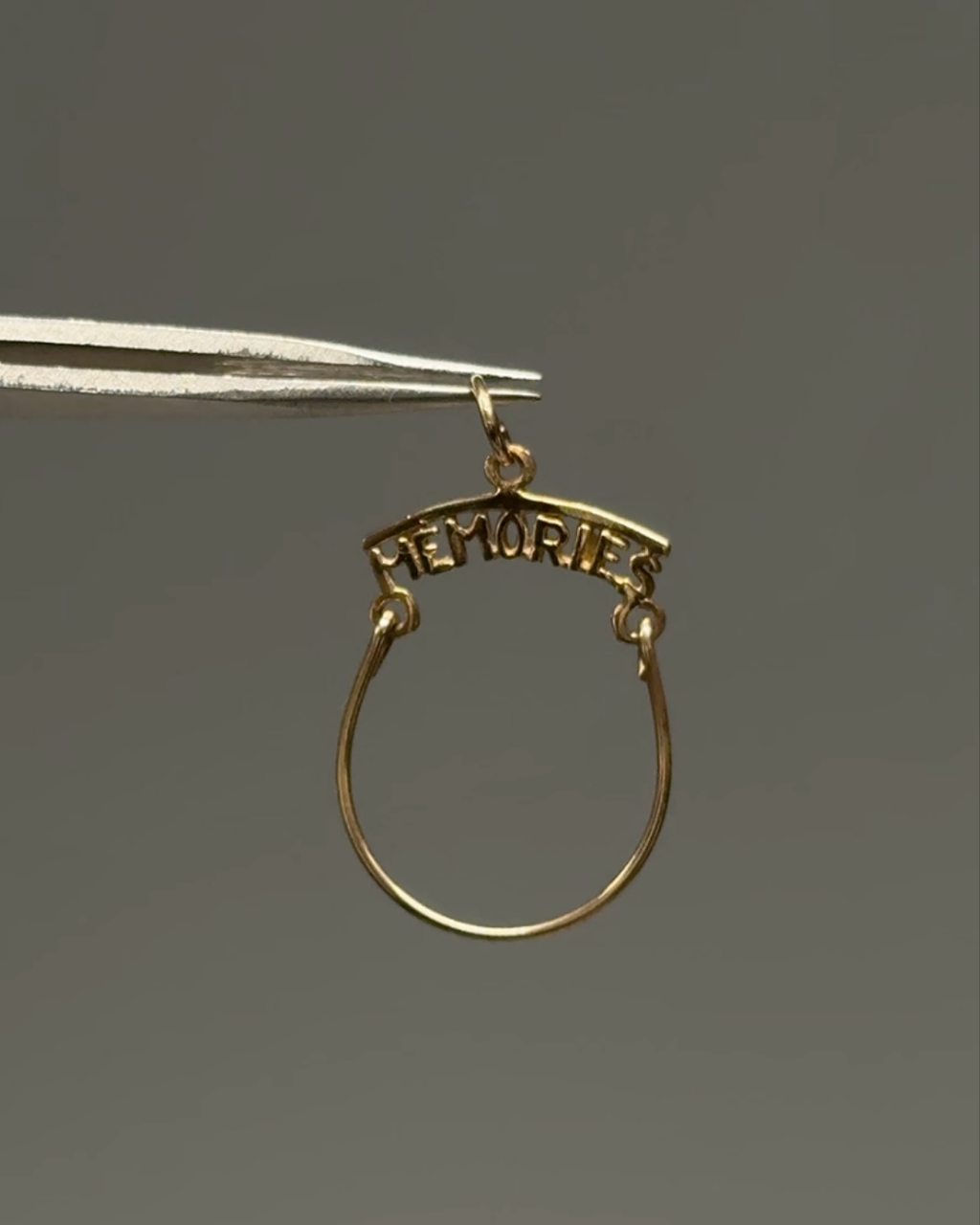 Breloque de rehaussement de souvenirs 10 carats d'occasion