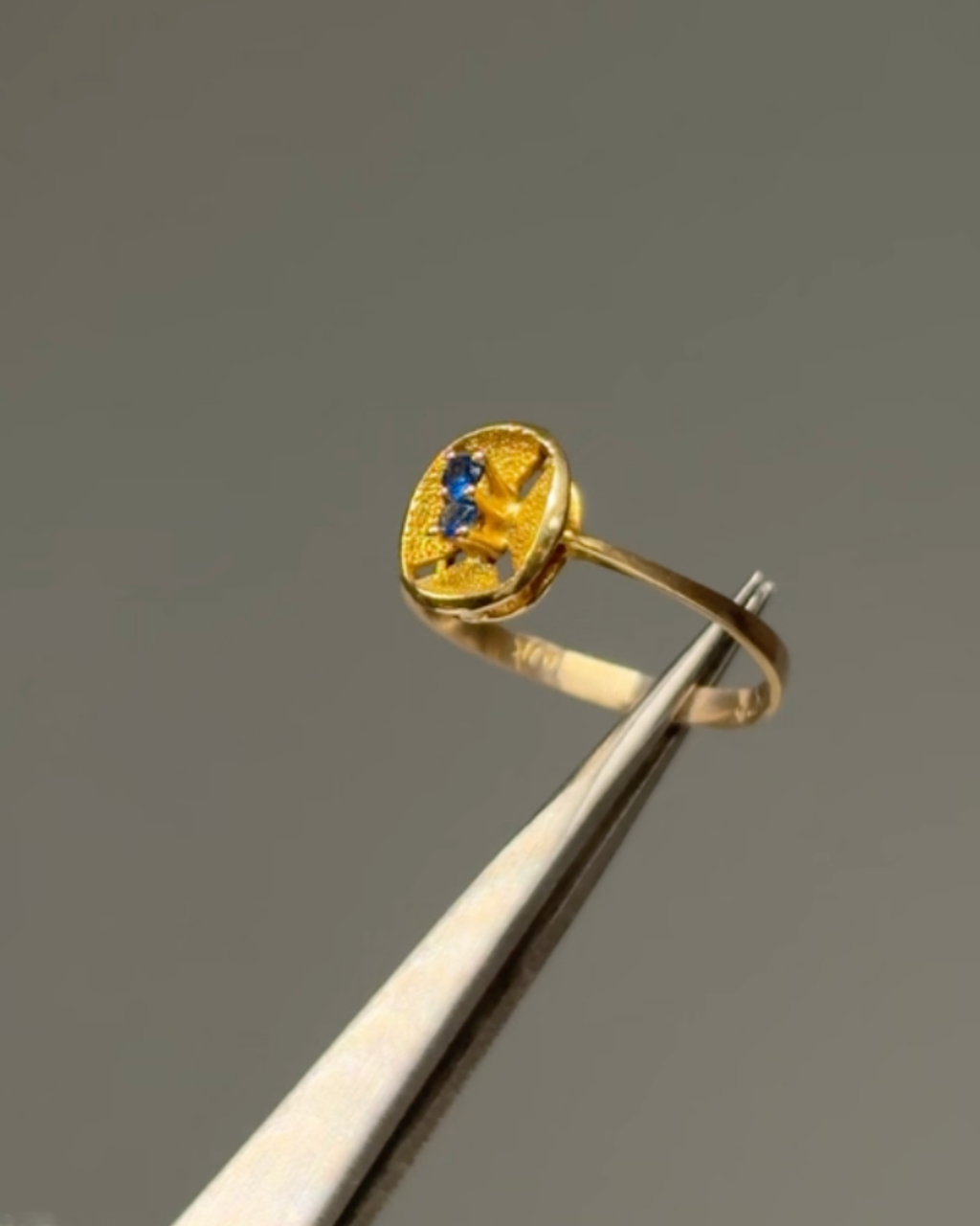 Estate 10KT Dainty Blue Sapphire Ring