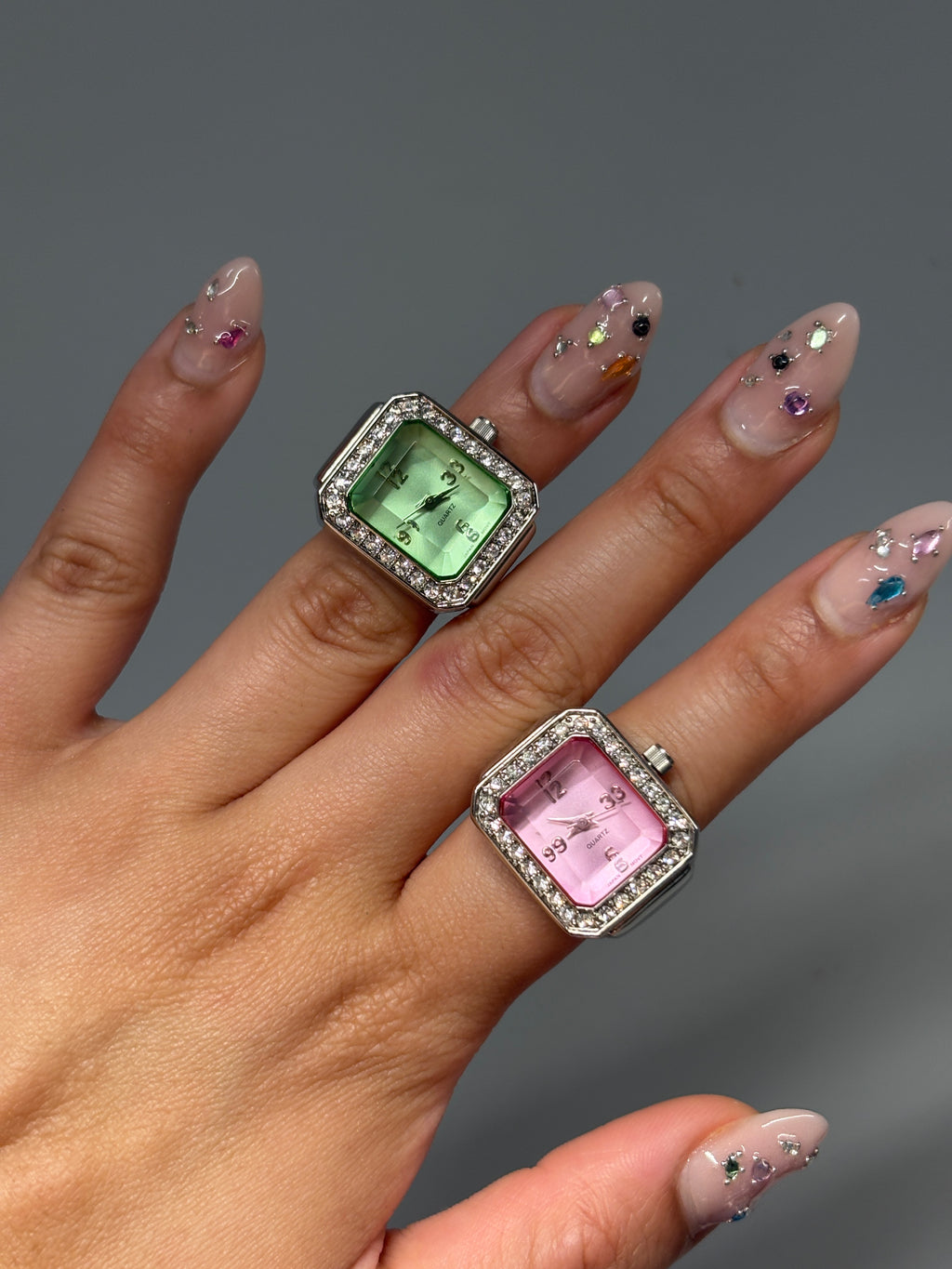 Bague-montre cocktail verte Avon