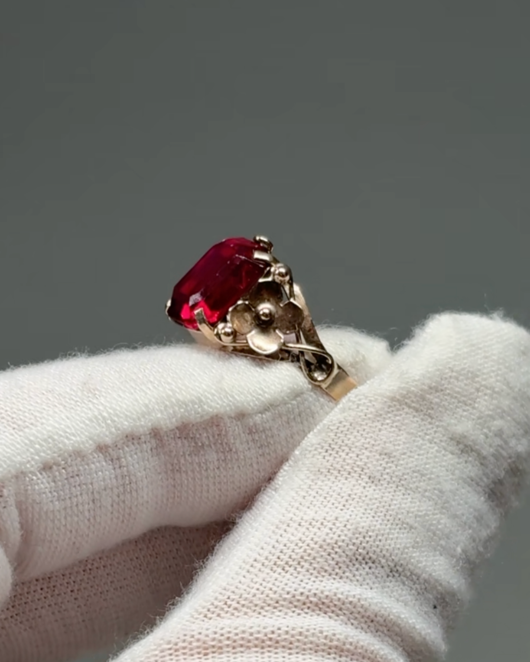 Estate 10KT Art Nouveau Synthetic Ruby Ring