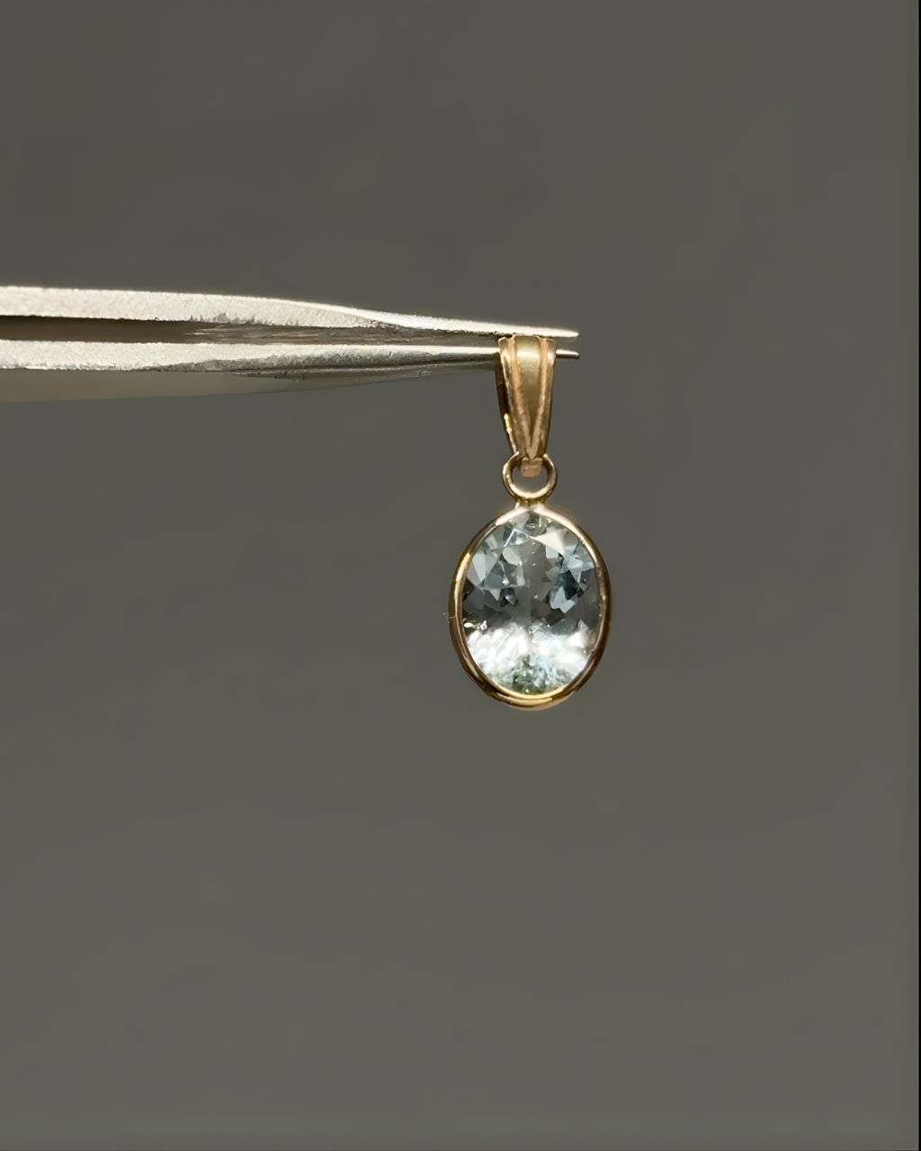 14KT Bezel-set 2.1ct Natural Topaz Pendant