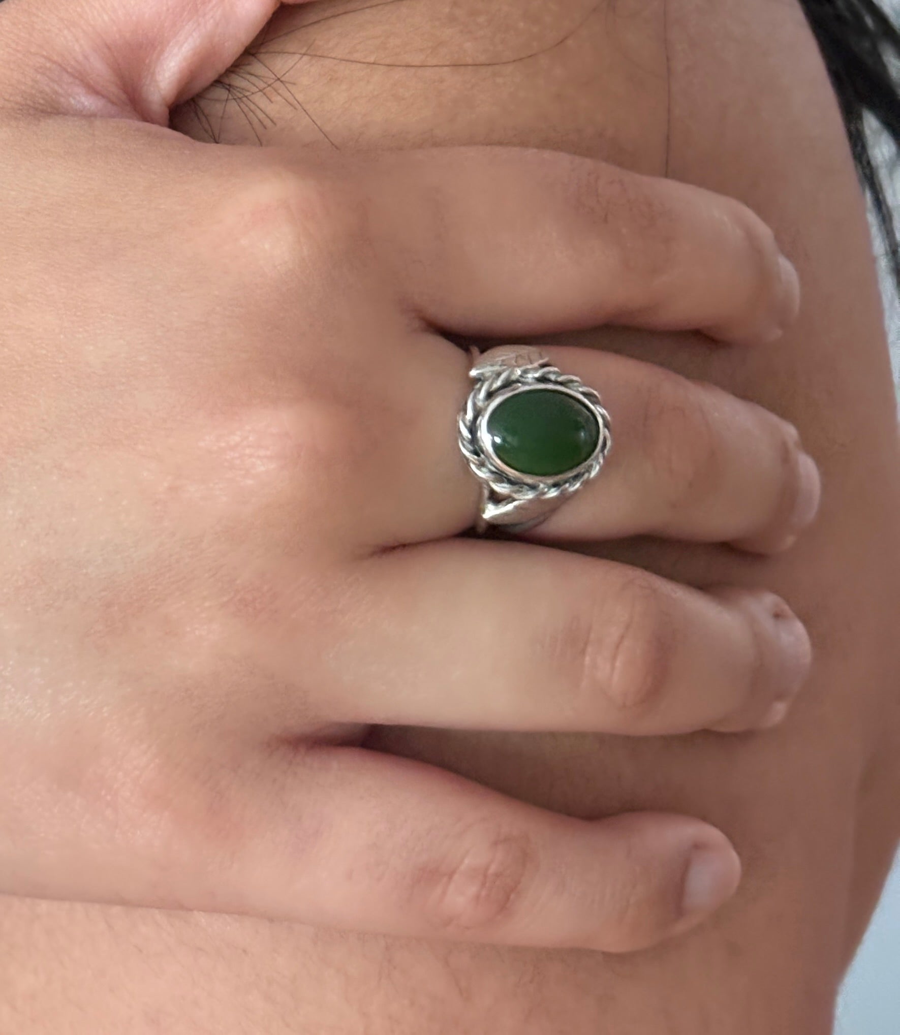 Bague en calcédoine argentée
