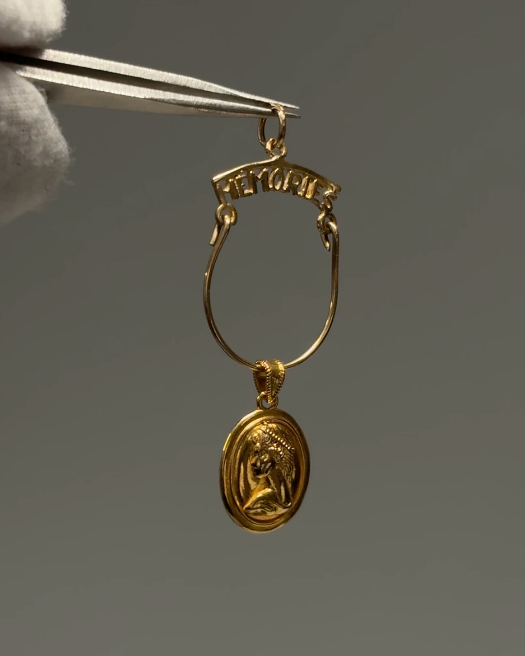 Breloque de rehaussement de souvenirs 10 carats d'occasion