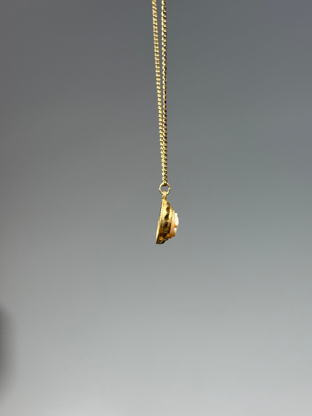 Collier camée serti clos en Or Rempli 0.74ct