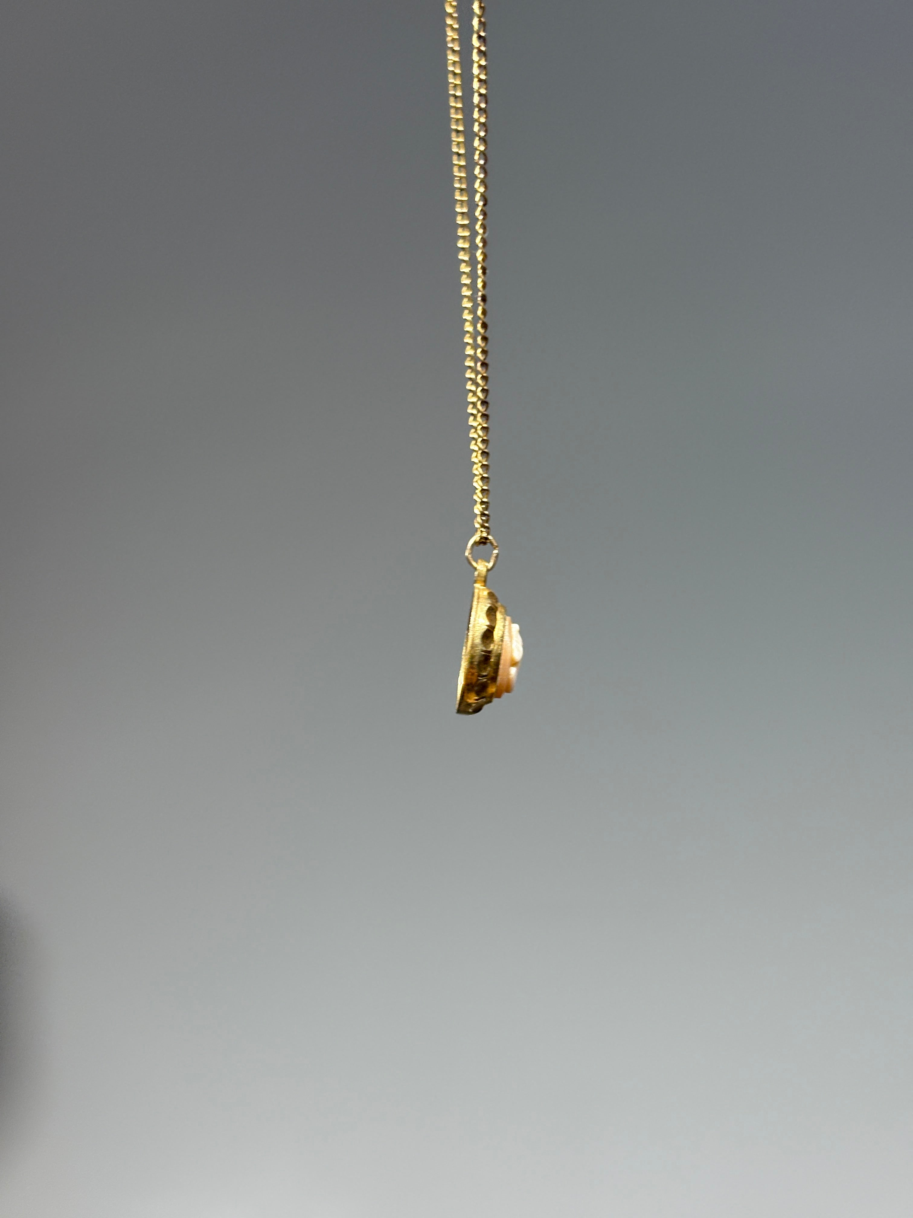 Collier camée serti clos en Or Rempli 0.74ct