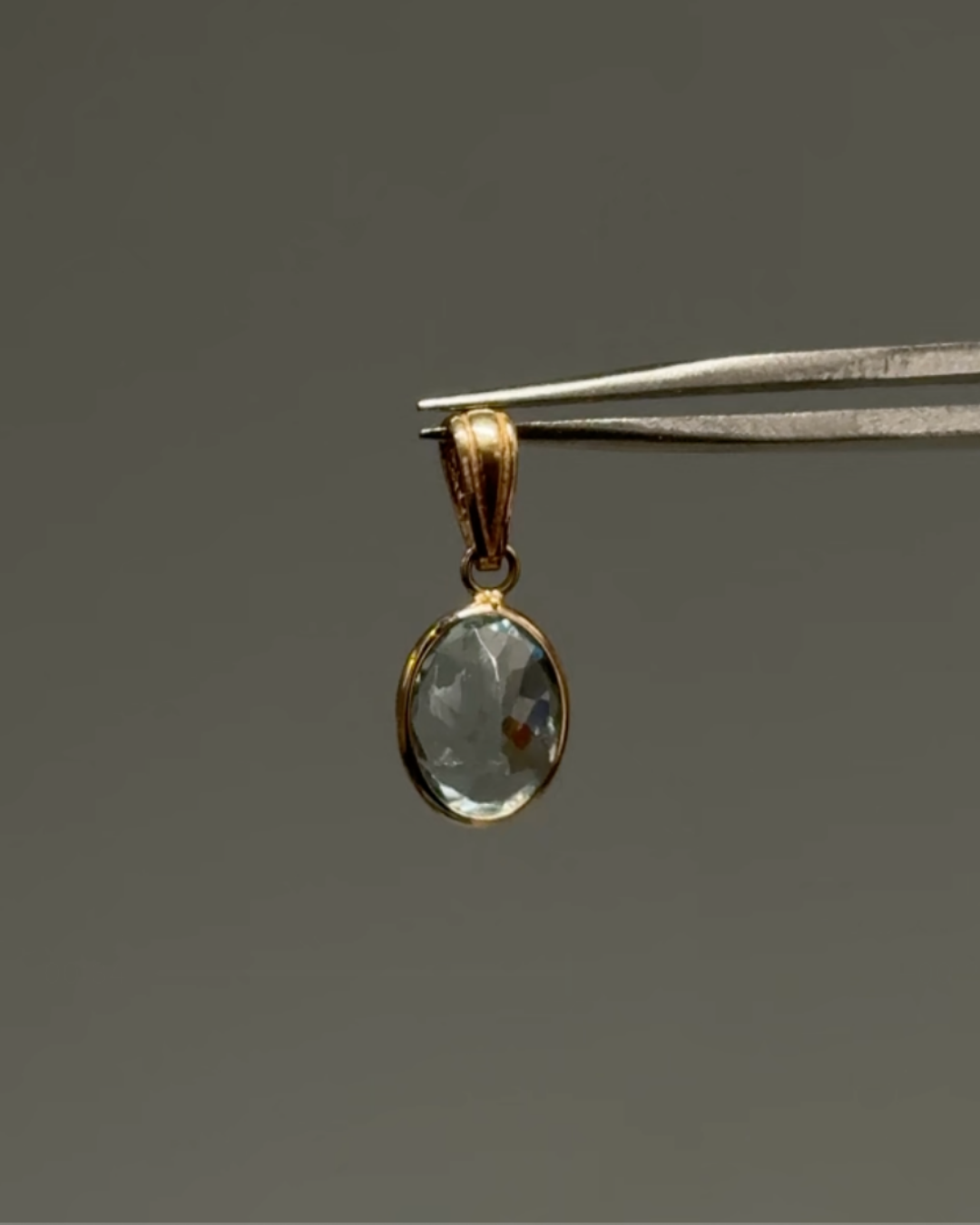 14KT Bezel-set 2.1ct Natural Topaz Pendant