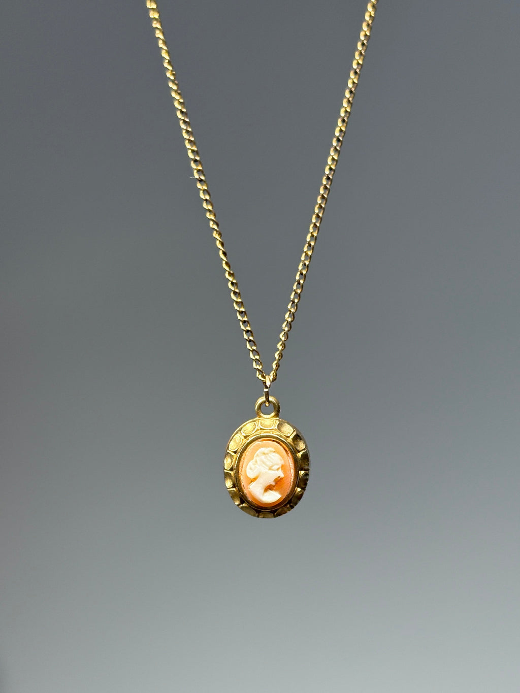 Collier camée serti clos en Or Rempli 0.74ct