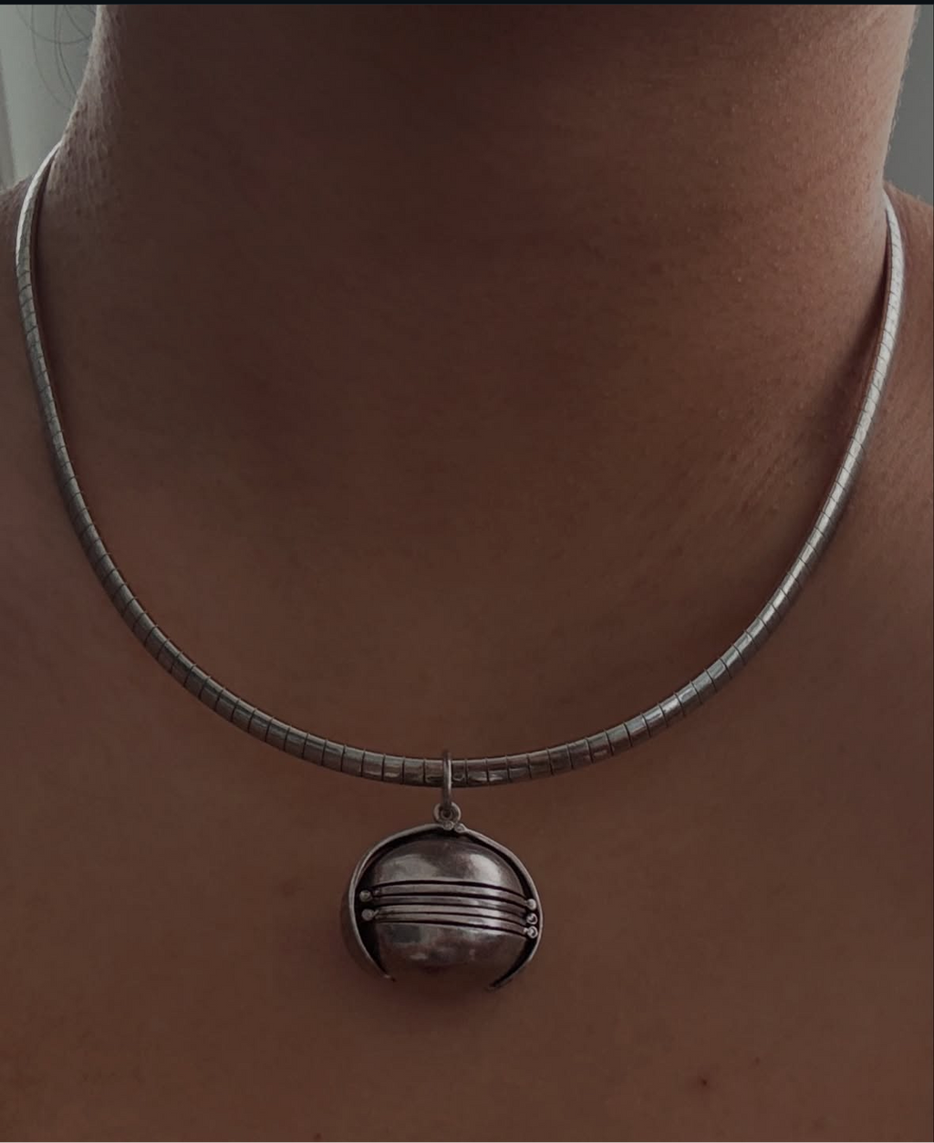 Médaillon accordéon vintage en argent sterling