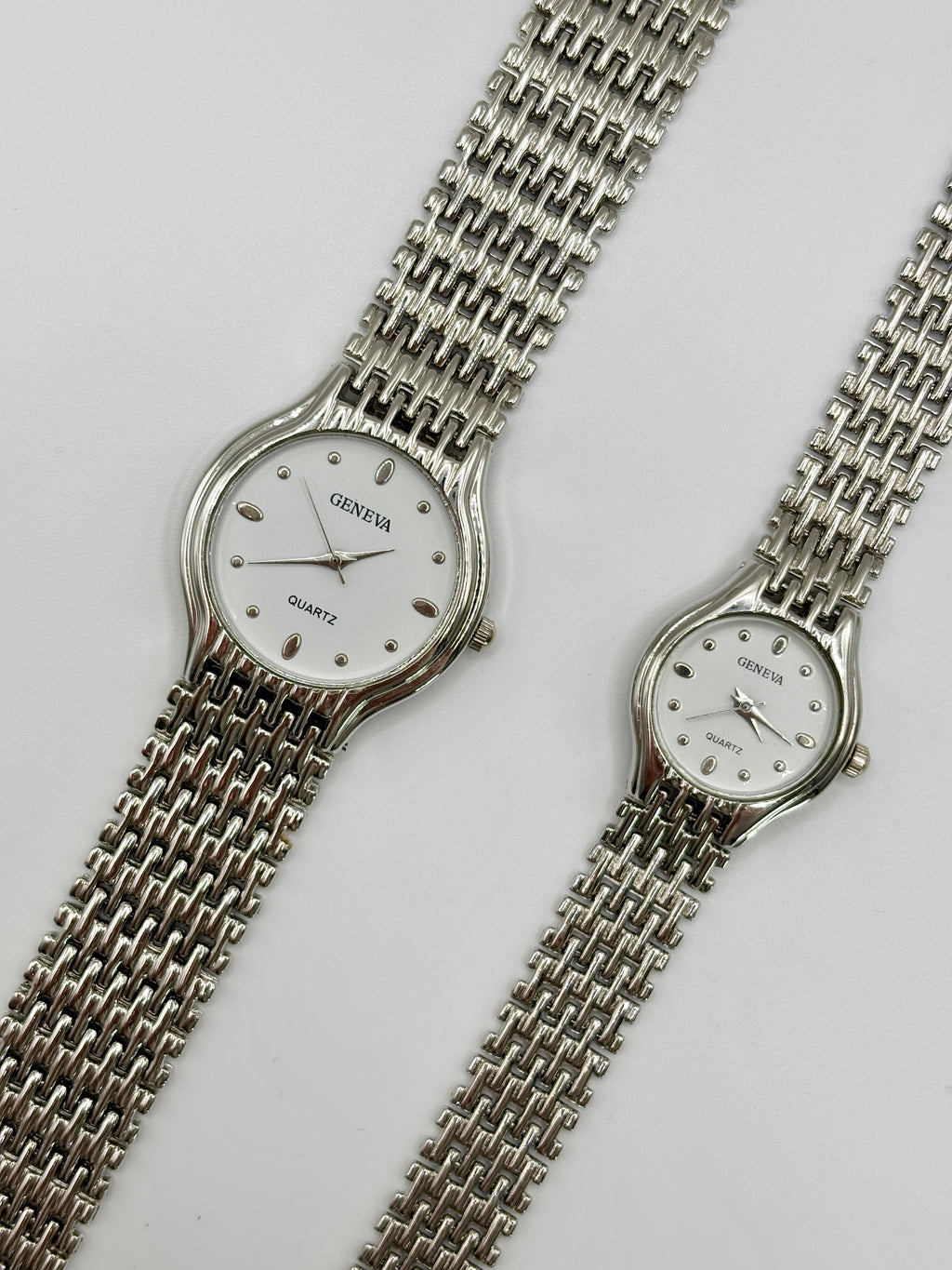 Montre analogique Genève argentée