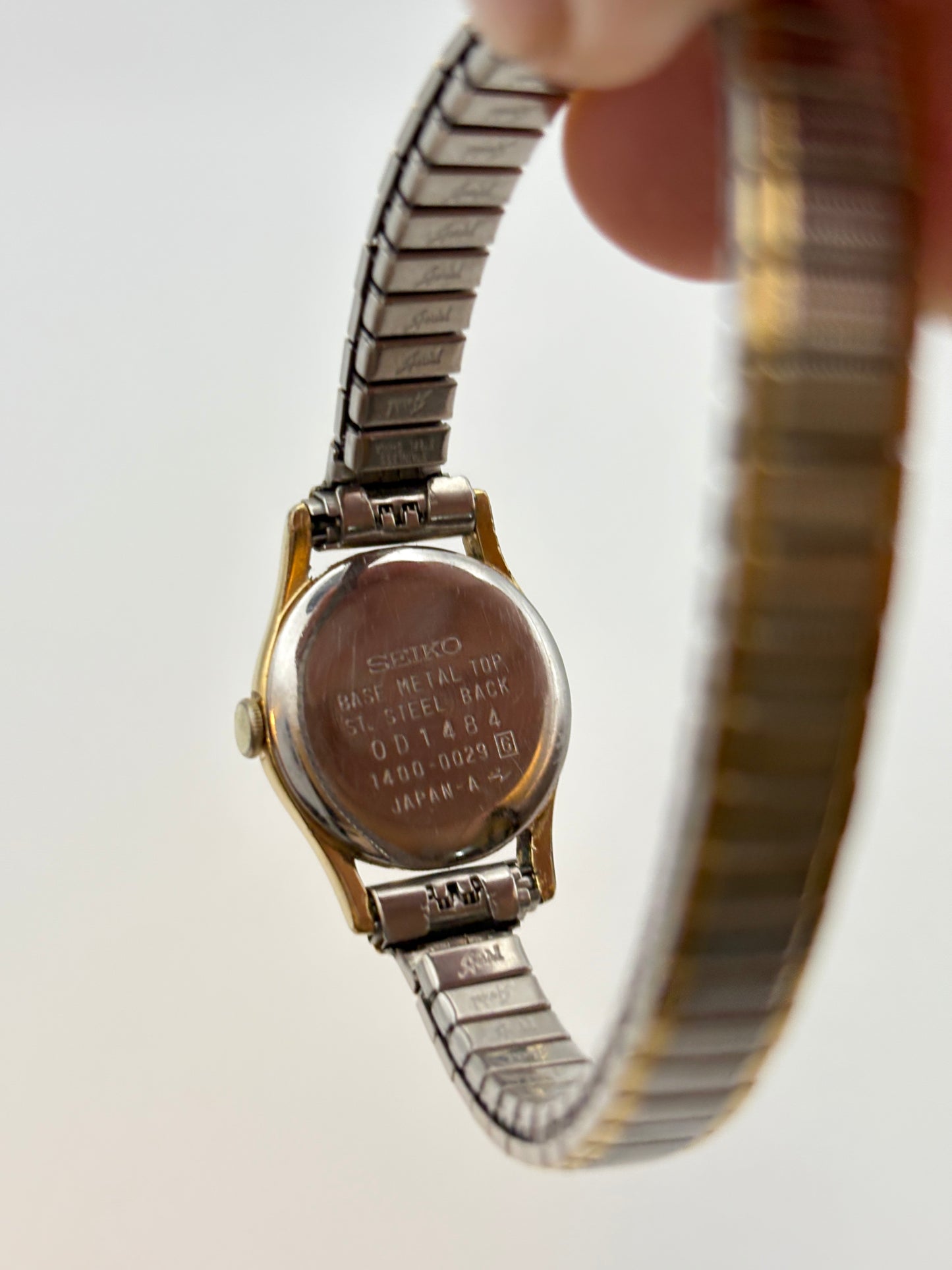 Two-tone Seiko Black Dial Expanding Band