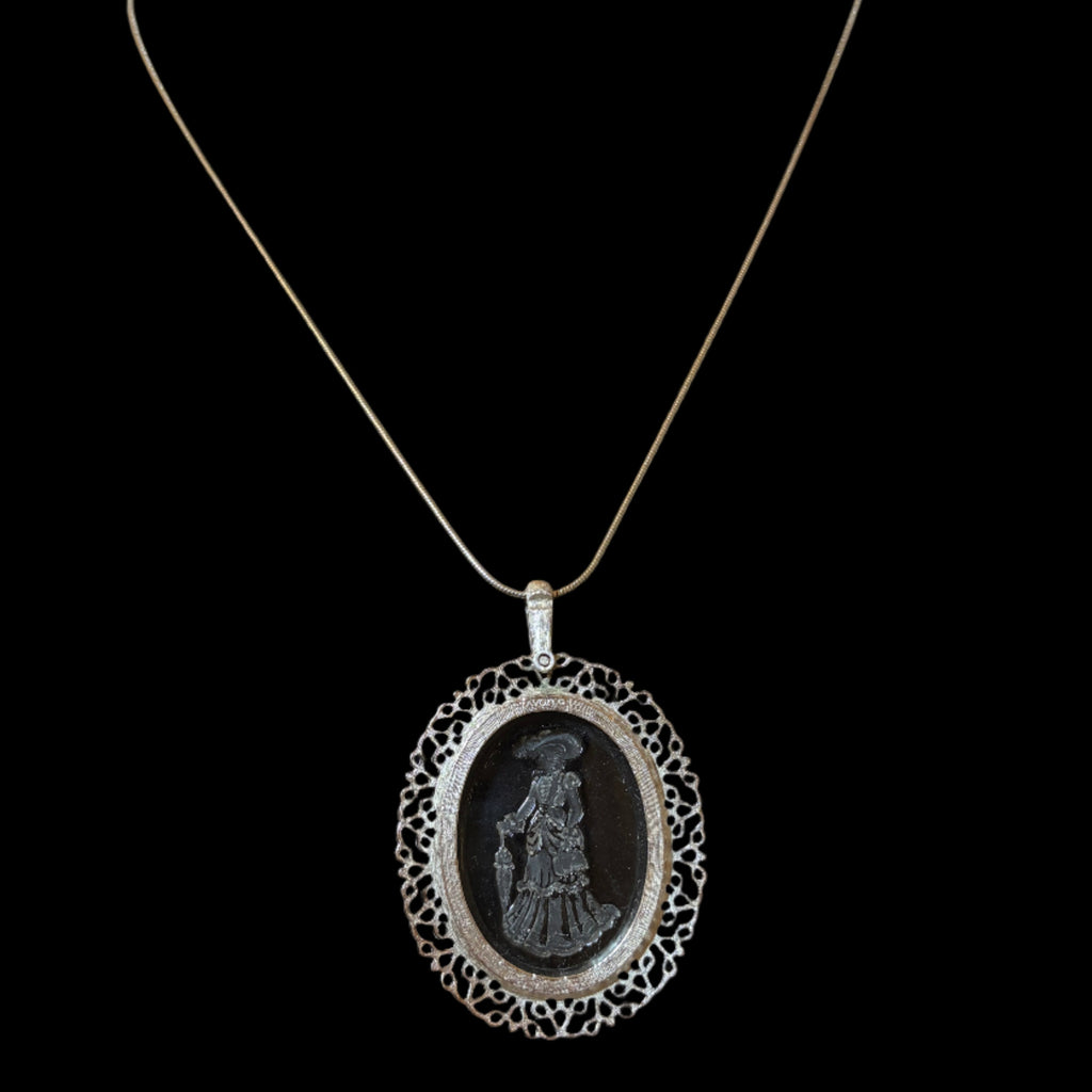 Pendentif en verre intaille Avon Victorien des années 80
