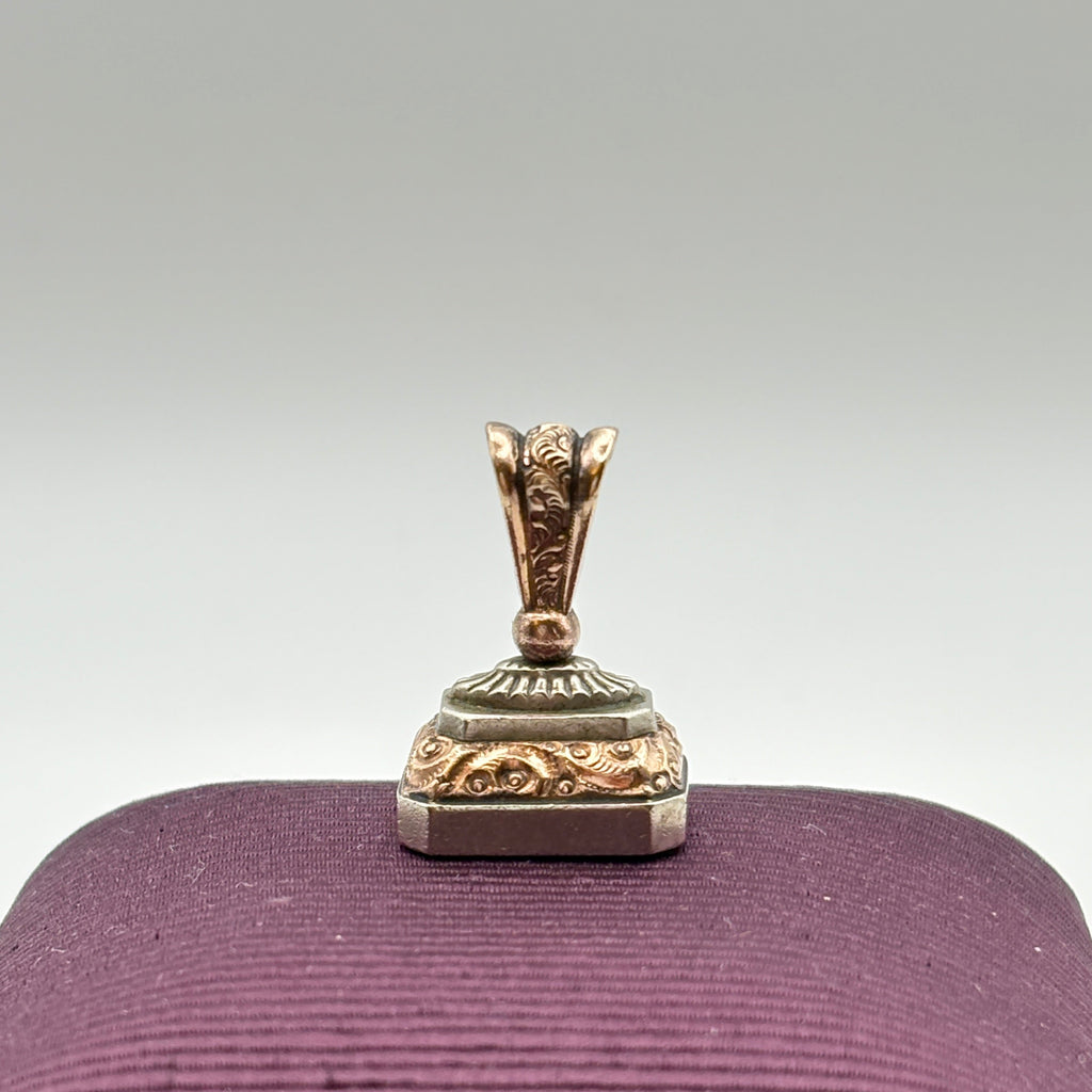 Pendentif de montre en cornaline bicolore géorgien