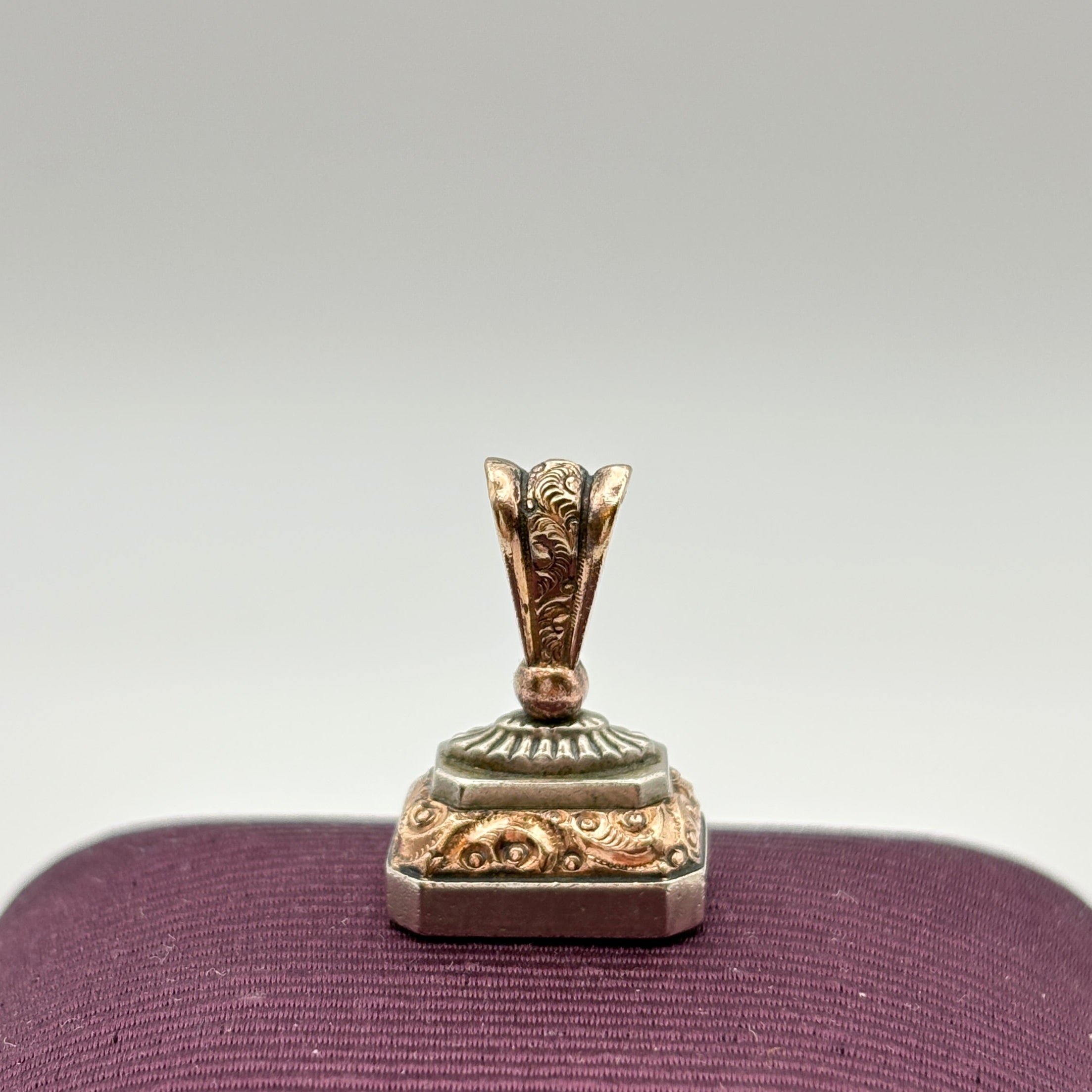 Pendentif de montre en cornaline bicolore géorgien