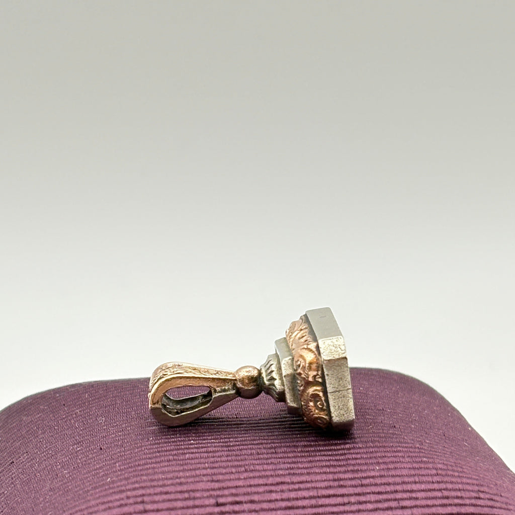 Pendentif de montre en cornaline bicolore géorgien