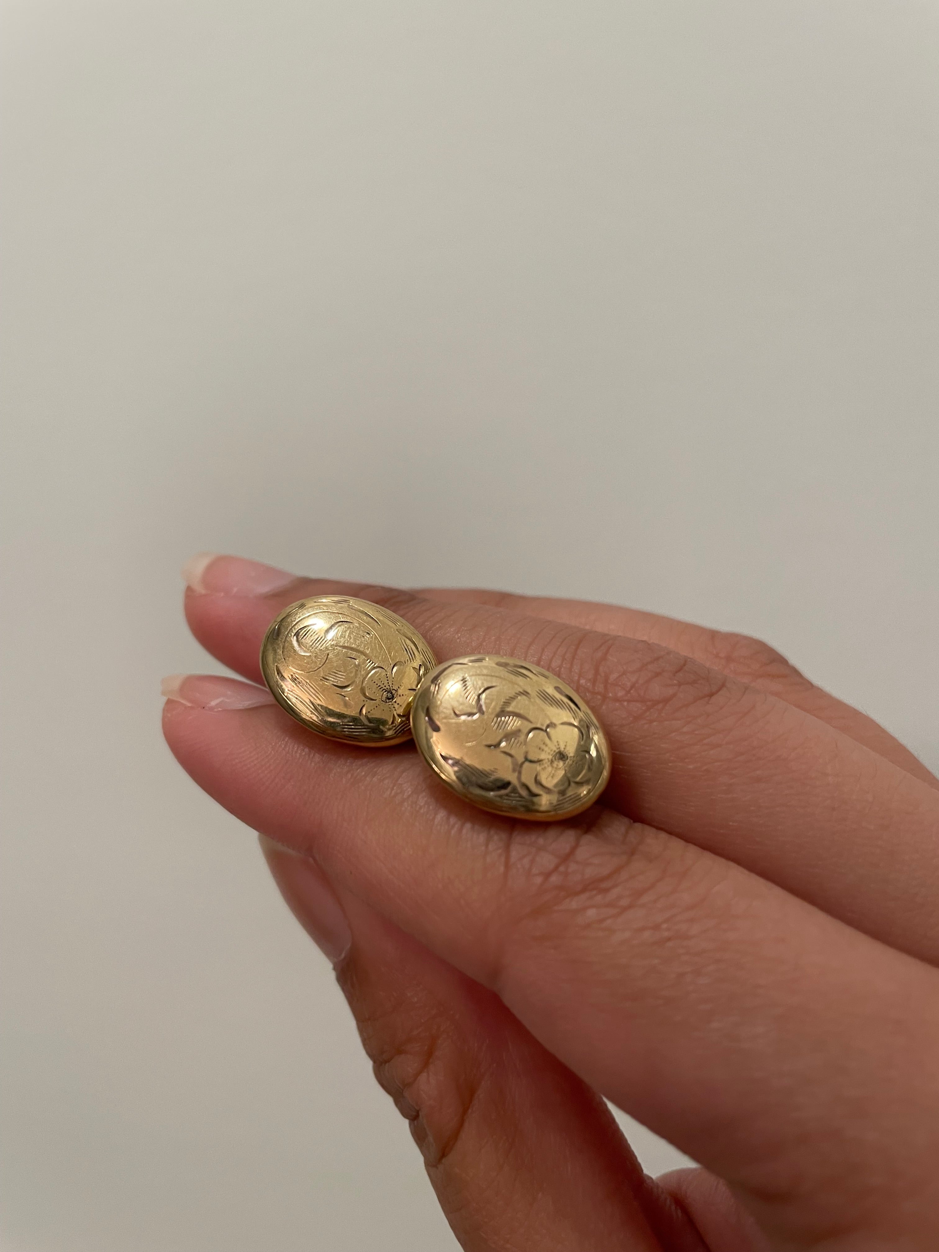 12KT Gold Filled Vintage Floral-etched Screwbacks
