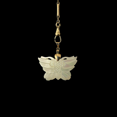 Pendentif papillon en nacre