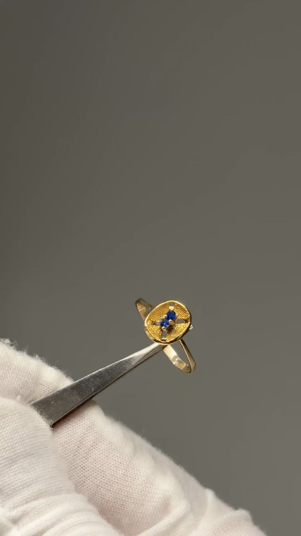 Estate 10KT Dainty Blue Sapphire Ring