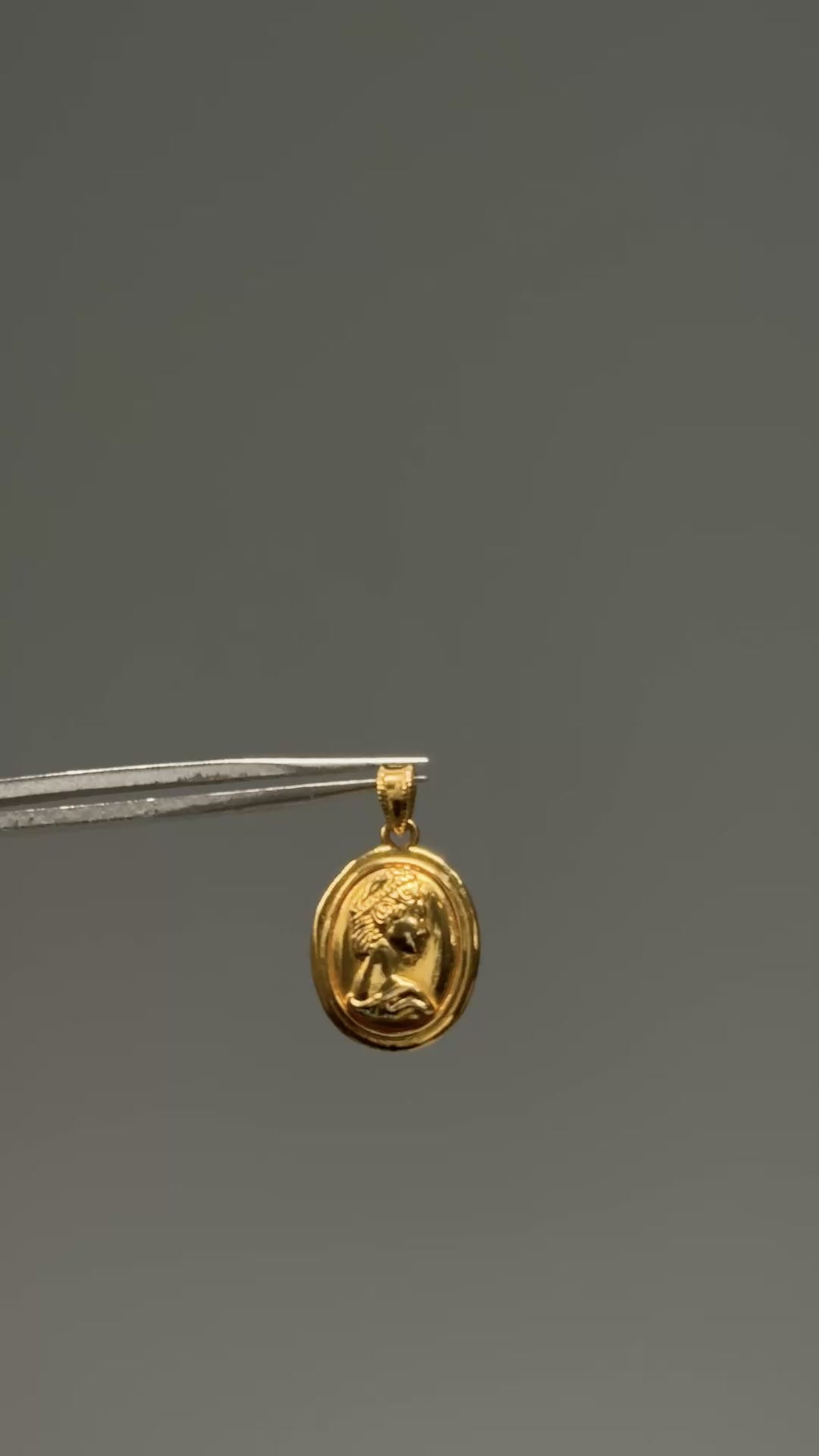 18KT Hollow Cameo Pendant