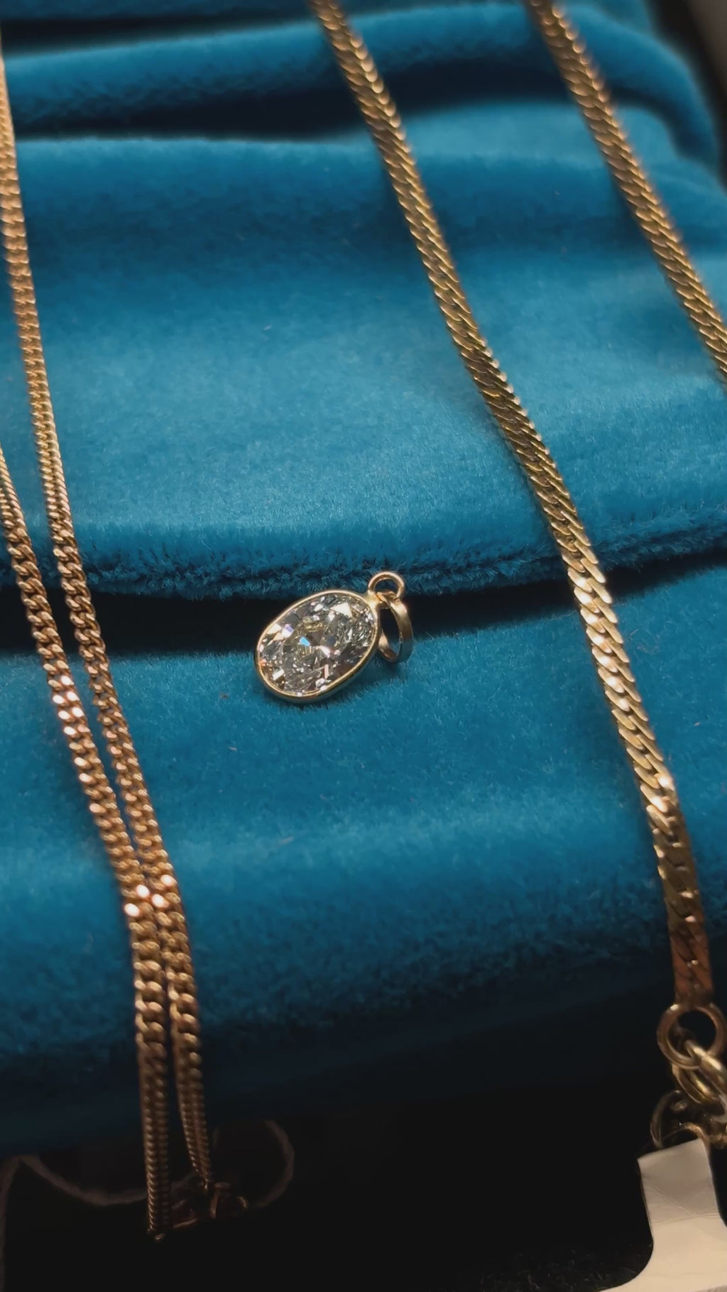 10KT 1ct Blue Diamond Pendant & 10KT Necklace